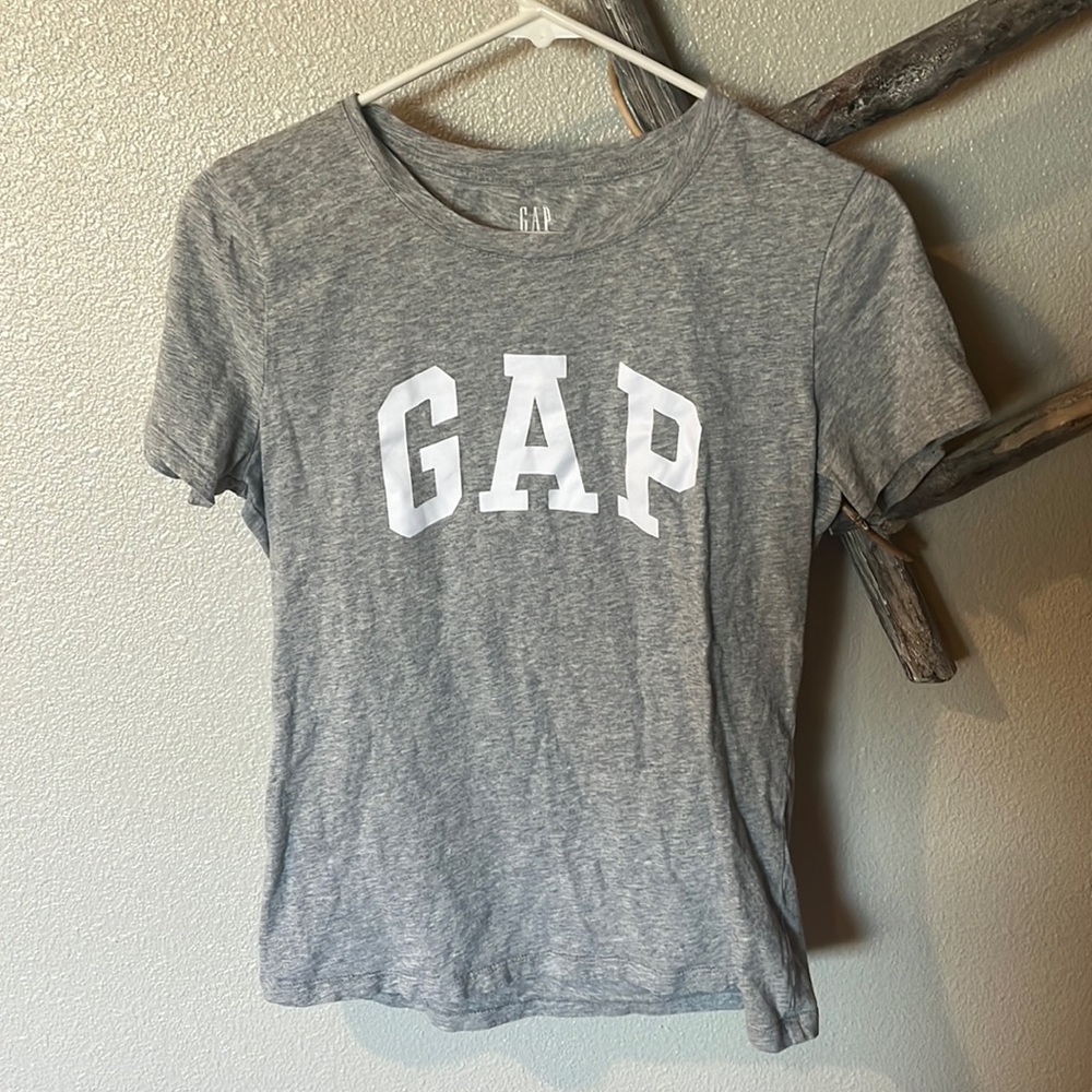 Gap T-shirt